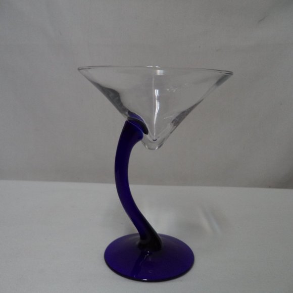 Libbey Bravura Cobalt Blue Swerve Martini  Cocktail Glass Set 4 barware spirits - Picture 5 of 9